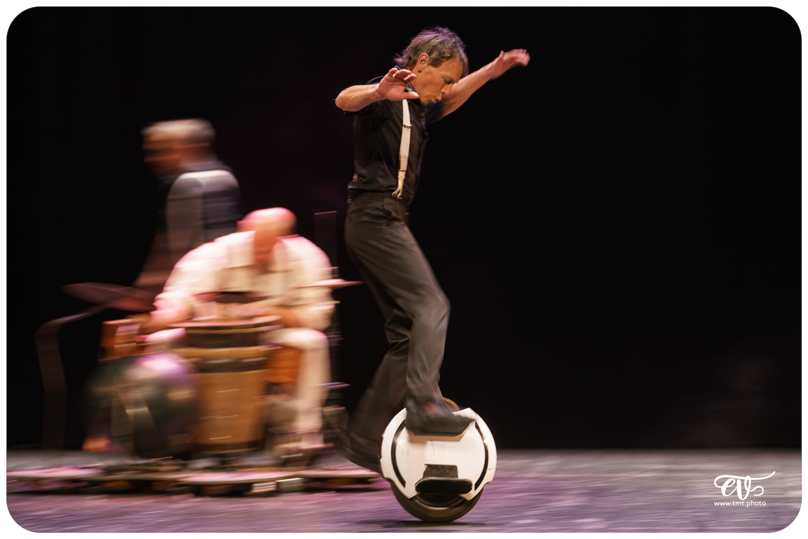 ExCENTRIQUES (CIE LES ACROSTICHES)